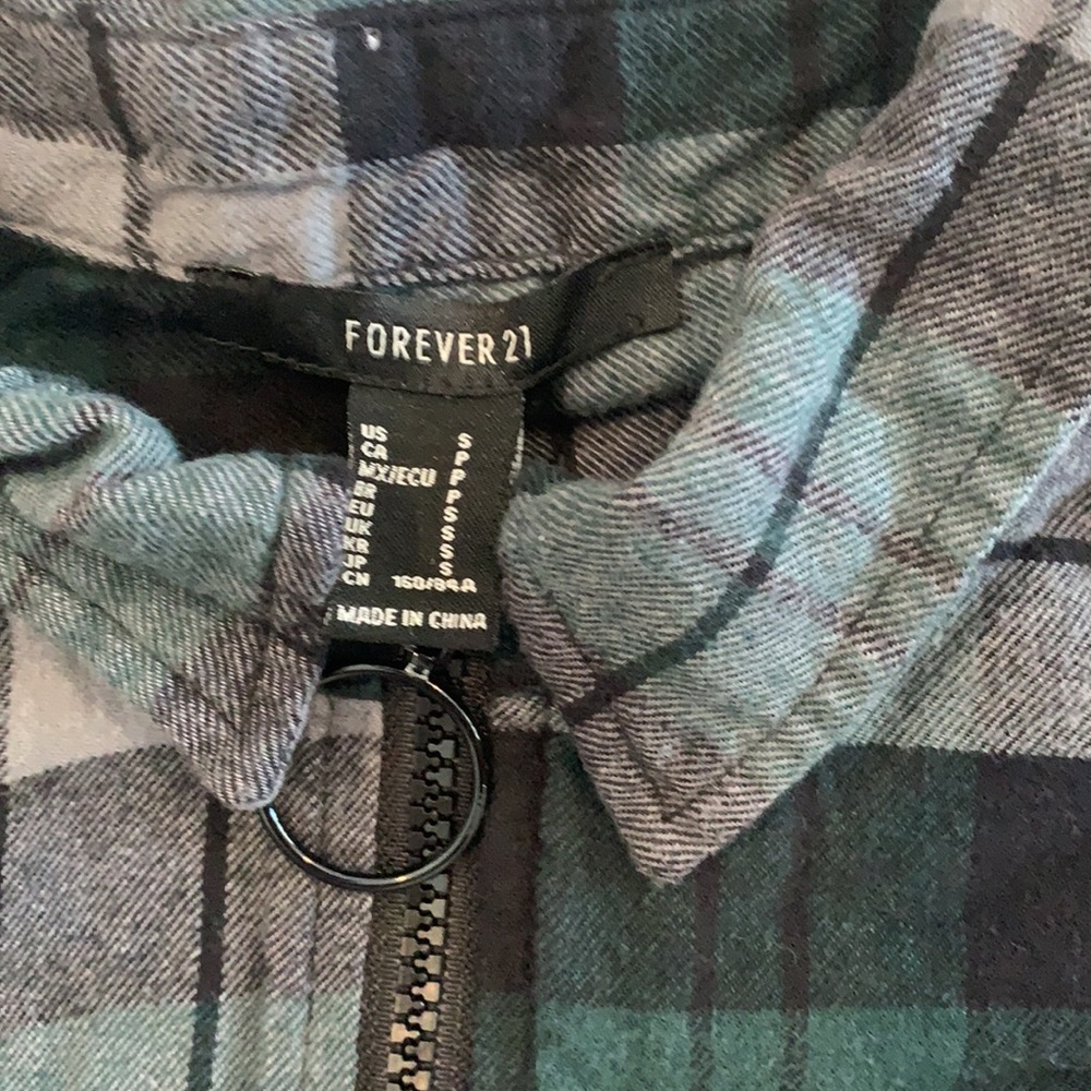 Crop-flannel - Picture 2 of 3